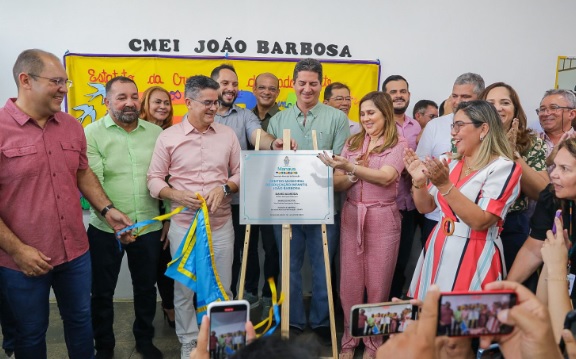 Prefeito reinaugura 329ª unidade de ensino da atual gestão municipal
