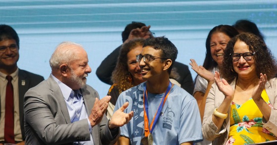 Lula defende mais investimentos públicos em educação