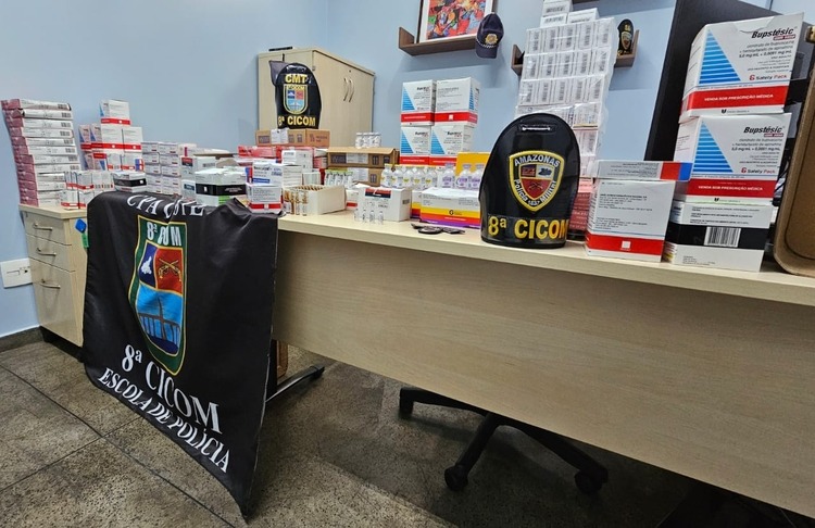 Bomba! Mulher é presa com caixas de Ketamina dentro de casa em Manaus