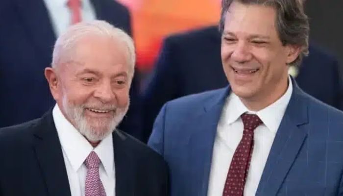 Governo Lula planeja cobrar mensalidade de alunos ricos em universidades públicas