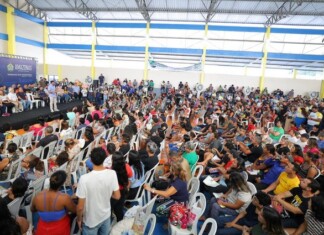 Wilson Lima participa da 13ª edição do Governo Presente com serviços ofertados pela Carreta da Saúde, na zona leste