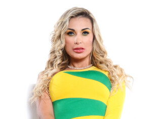 Andressa Urach detalha como são os bastidores de suas produções +18