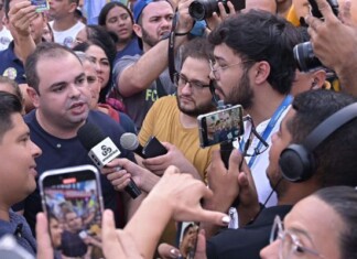 “Vamos trabalhar duro para diminuir o lixo dos igarapés”, diz Roberto Cidade