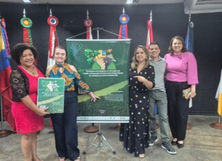 Livro sobre inovações tecnológicas em saúde é lançado no 31º Encontro Nacional da UNA-SUS