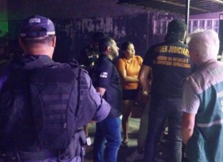 CIF encerra festa com diversos adolescentes e autua bares irregulares