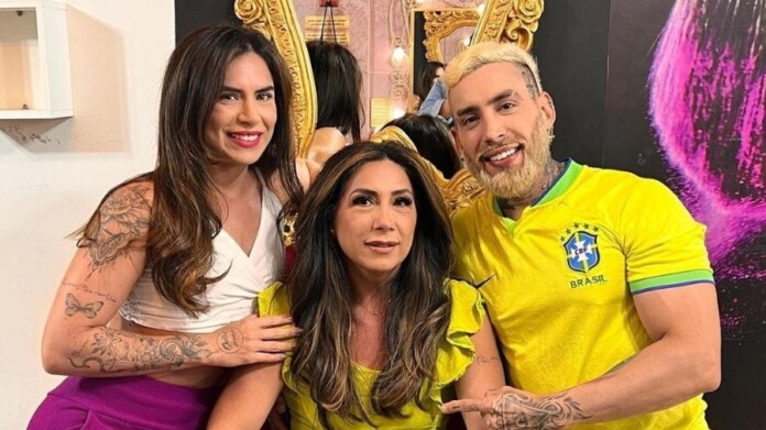 a-empresaria-djidja-cardoso-ex-sinhazinha-do-boi-garantido-cleusimar-cardoso-e-ademar-cardoso-da-esquerda-para-a-direita-1717124653980_v2_900x506
