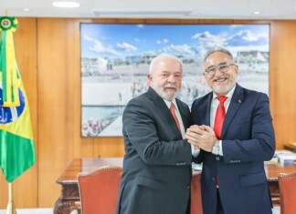 Filiado ao Psol, o prefeito de Belém possui 662 assessores em sua equipe