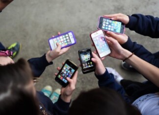 MEC quer proibir aparelhos celulares em sala de aula; O que você acha?