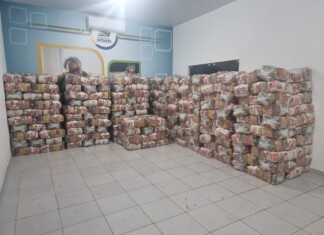 Governo do Amazonas entrega 3 mil cestas básicas a famílias de Autazes afetadas pela seca