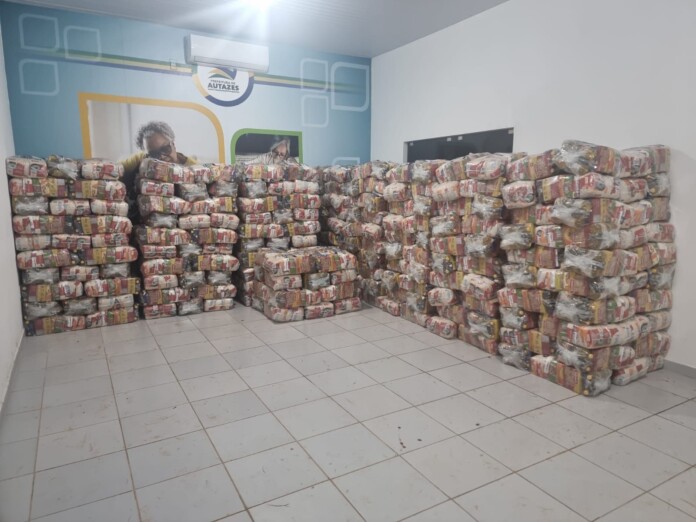 Ajuda-Humanitaria_UGPE_-e_-Sedurb_-municipio-de-Autazes_-1