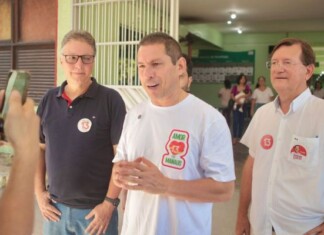 Marcelo é o 1º candidato a prefeito a votar neste domingo