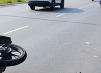 VÍDEO: Queda de moto causa morte de mulher e deixa marido ferido no Tarumã