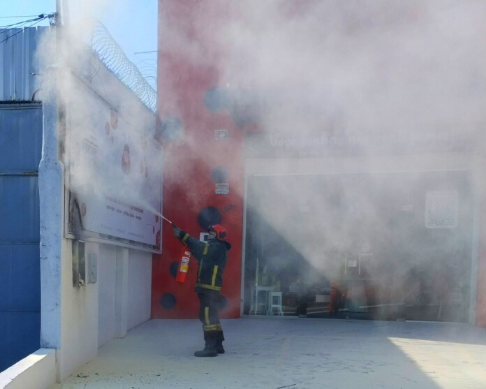 CBMAM_INCENDIO-PAPELARIA_02-1