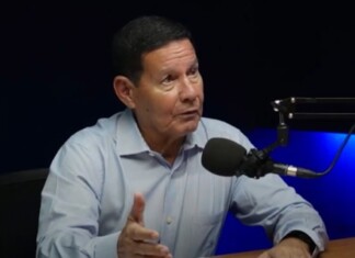 Mourão diz que plano de golpe é “sem pé nem cabeça” e não vê crime em “escrever bobagem”