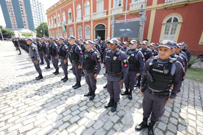 Operacao-Natal-Mais-Seguro-Governo-do-Amazonas-reforca-policiamento-durante-compras-e-festividades-de-fim-de-ano_Fotos-Arthur-Castro-Secom-6