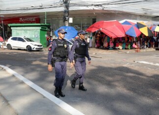 “A presença da polícia traz mais segurança”, diz comerciante sobre a Operação Natal Mais Seguro