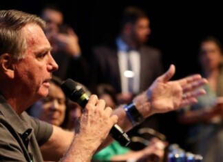 Bolsonaro ironiza PEC contra escala 6×1: “Que tal R$ 10 mil de salário mínimo?”