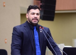 Capitão Carpê é criticado após assinar PL para estender plano de saúde a ex-vereadores e familiares