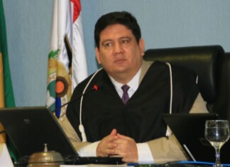 TCE-AM afasta Ari Moutinho Júnior após acusação no STJ