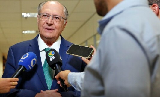 Alckmin diz que prioridade é garantir abastecimento de combustível; ‘não controlamos guerras’