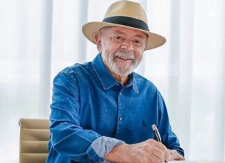 Lula assina decreto que aumenta salário mínimo para R$ 1.518 em 2025