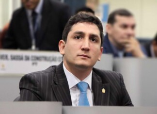 Derrotado nas urnas, Reizo Castelo Branco é nomeado para cargo na CMM com salário de R$ 18 mil