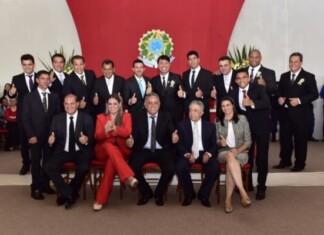 Prefeitos e vereadores tomam posse neste primeiro dia do ano