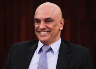 Advogado questiona viagem de Moraes em aeronave da FAB e pede investigação