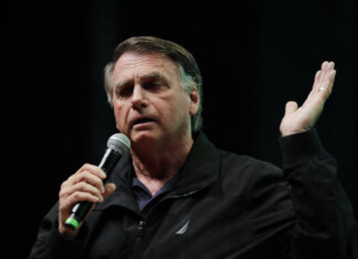 Bolsonaro questiona investigação e fala em “golpe da Disneylândia”