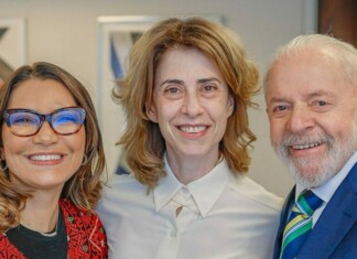 Lula faz sessão especial de Ainda Estou Aqui com ministros no Alvorada