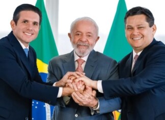 Lula diz a Alcolumbre que governo precisa explorar logo petróleo na Margem Equatorial, diz fonte