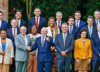 Treze ministros de Lula descumprem recomendação de reforço da vacina contra a Covid