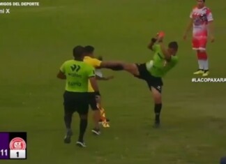 Confusão em jogo: árbitro usa artes marciais para se defender de agressão