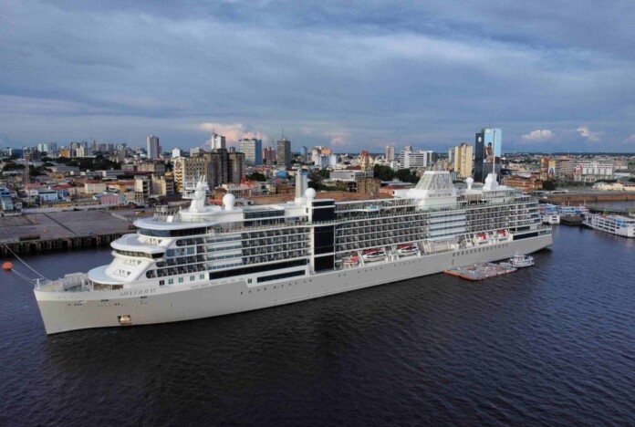 AMAZONASTUR_Chegada_do_navio_Silver_RayFoto_Lucas_Silva_Amazonastur1828-1024x688