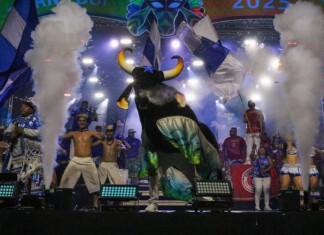 Carnaboi leva tradição para o palco do Studio 5 na primeira noite do evento
