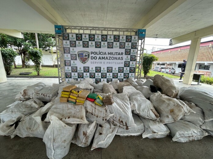 PMAM_APREENSAO-DE-DROGAS-EM-FONTE-BOA_FOTO-GISELLE-SIMOES-PMAM-1-1536x1152