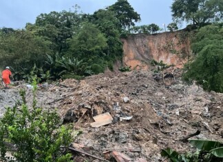 Bairro Fazendinha é atingido por deslizamento de terra que destrói casas e deixa vítimas