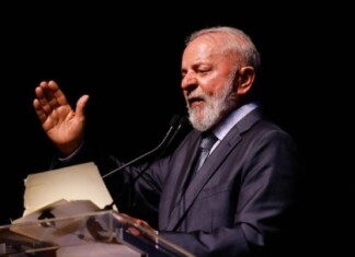 Lula ataca Bolsonaro: Mentia que era religioso, ‘porque não se usa nome de Deus em vão’