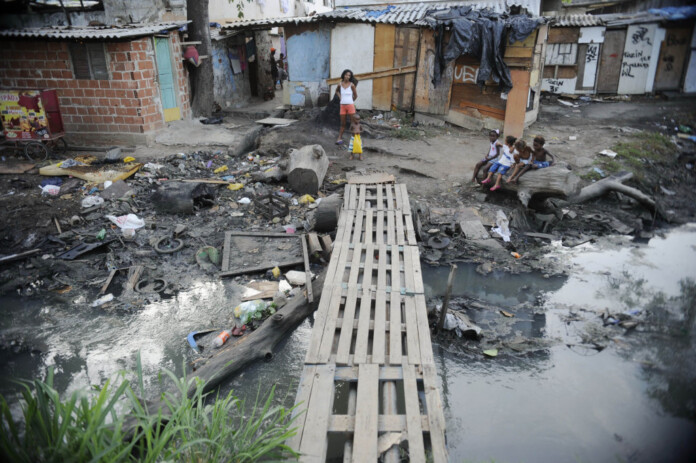 moradores-do-complexo-da-mare-estao-esperancosos-apos-ocupacao-das-forcas-de-seguranca-201404070012-1024x681