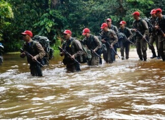 Alunos oficiais do Corpo de Bombeiros do Amazonas iniciam treinamento ‘Vida na Selva’ na base de instrução do exército brasileiro