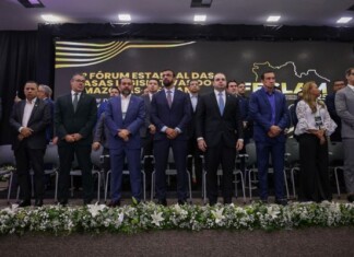 Roberto Cidade destaca importância do Feclam para a melhoria das atividades parlamentares nos municípios do interior Amazonas