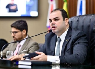 Roberto Cidade reforça lei de sua autoria que propõe o desenvolvimento de programa educativo para o uso de mídias sociais e jogos eletrônicos