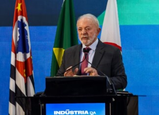 Lula diz que nenhum país sozinho tem condições de negociar com os EUA