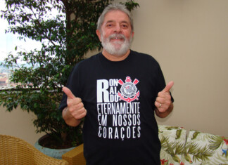 Lula brinca com desempenho do Corinthians na Libertadores e promete governo de vitórias