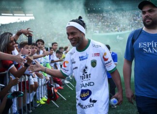 Arena da Amazônia receberá Ronaldinho Gaúcho em partida beneficente