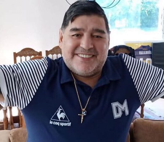 Juíza renuncia e anula julgamento da equipe médica de Maradona por escândalo ético