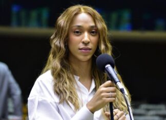 “Sistema corrupto escolhe culpados”: Erika Hilton comenta prisão de MC Poze