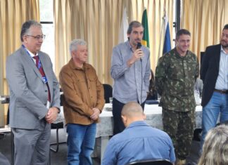Projetos da UEA são homenageados pela Delegacia da Receita Federal em Varginha durante cerimônia