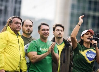 Bolsonaro aposta em Michelle para continuar no jogo político rumo a 2026