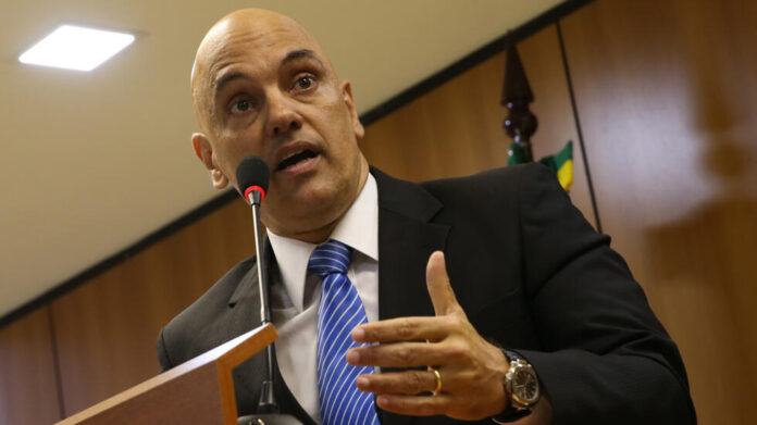 jc_ministro-justica-alexndre-de-moraes-coletiva-apos-prisao-grupo-suspeito-de-terrorismo-rio-2016_006210716